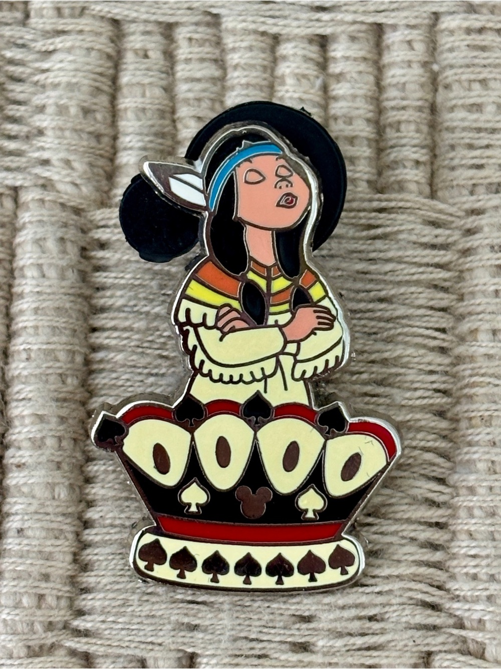 DISNEY 2009 Disneyland Tiger Lily Queen Chess Piece Pin